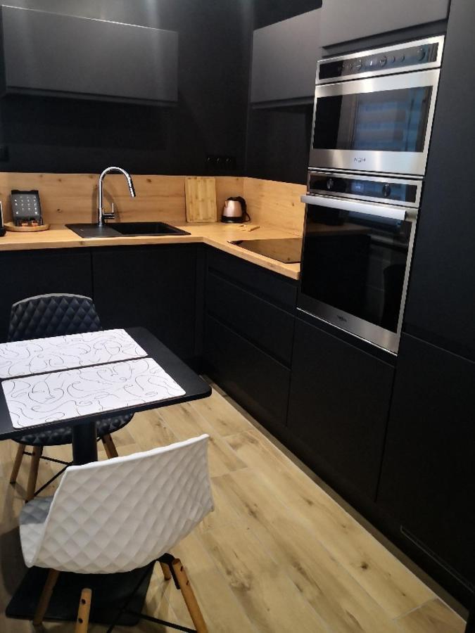 Studio Moderne, Place Parking Prive, Emplacement Ideal A 100 M Du Lac. 안시 외부 사진